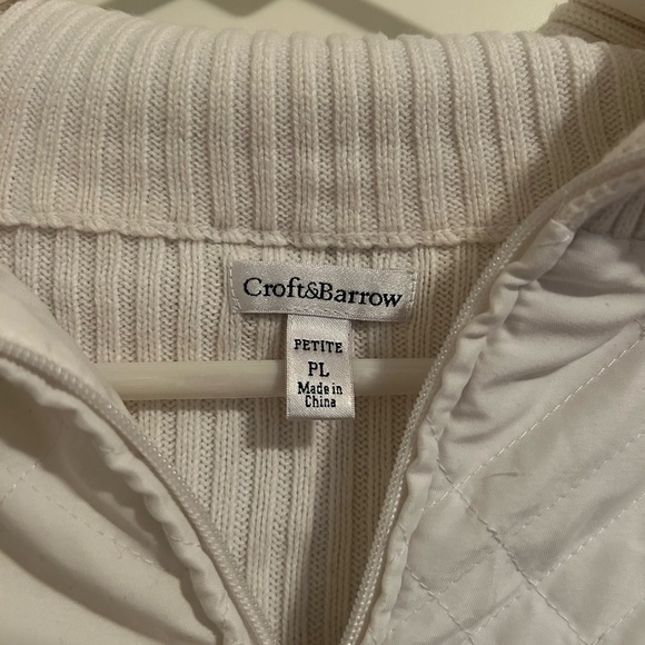 White croft and barrow quilted knit colared vest jacket - Picture 3 of 4